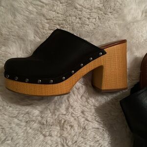 MIA black clogs
